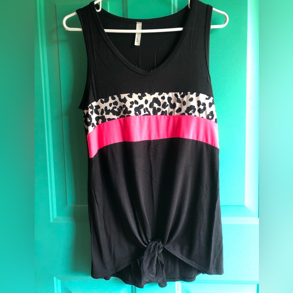 Celeste Black tank w/ animal print & hot pink & it ties Women’s Small, NWOT